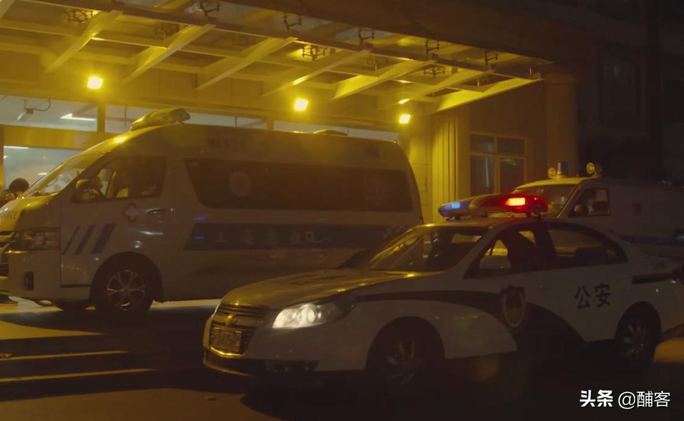 救护车人间百态解析,理解救护车里的人间百态