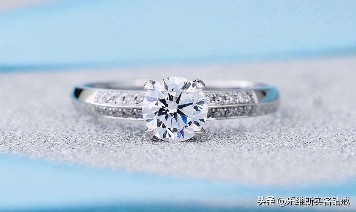 婚戒买白金戒指合适吗,白金戒指好不好