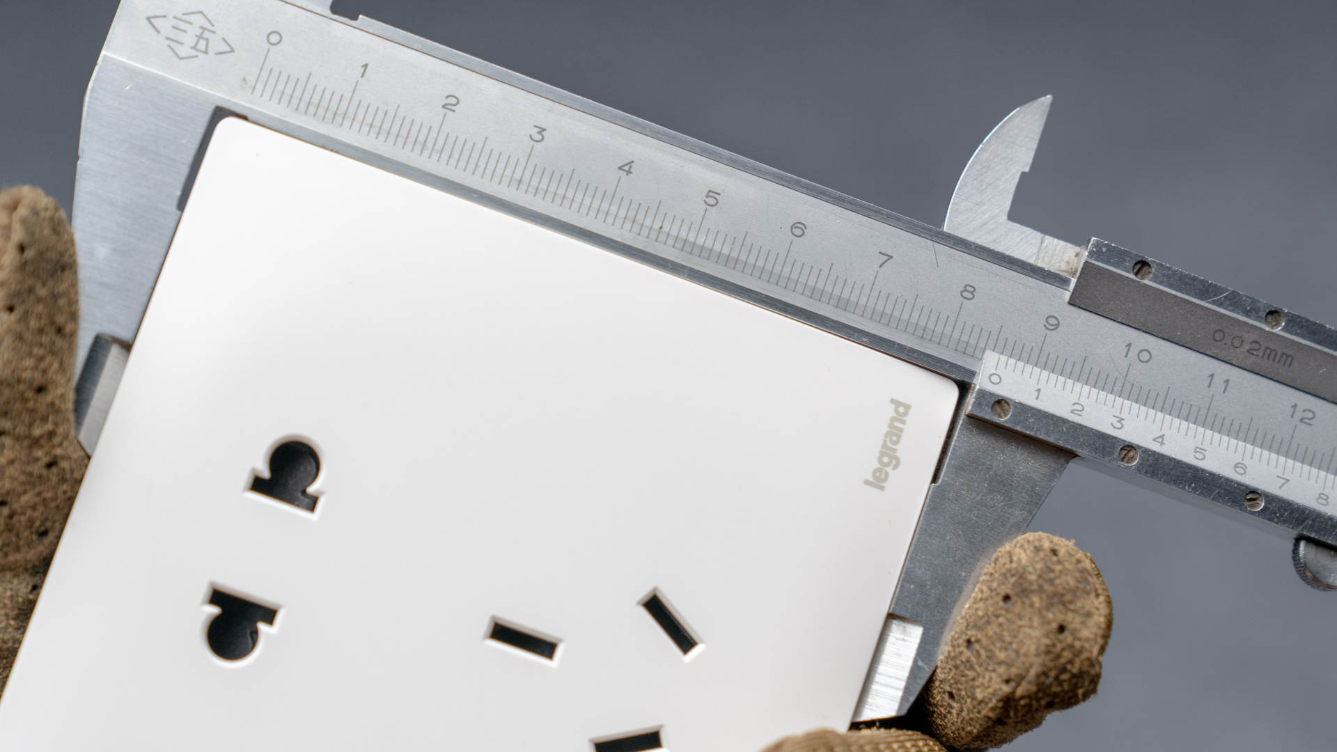 装修开关插座选择哪个品牌好,开关插座公认的哪个好