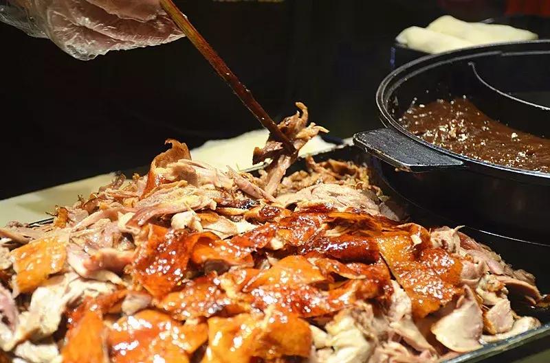 江汉路步行街一日游,江汉路步行街旅游吃啥