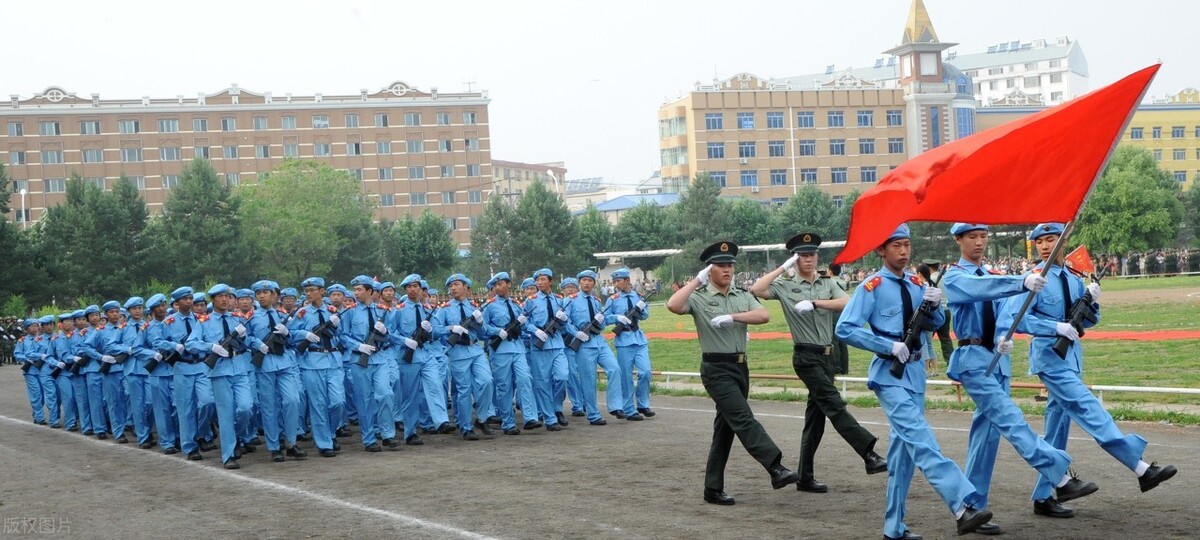 大专应届毕业生可以报直招士官吗,大学应届毕业生可以报直招士官吗