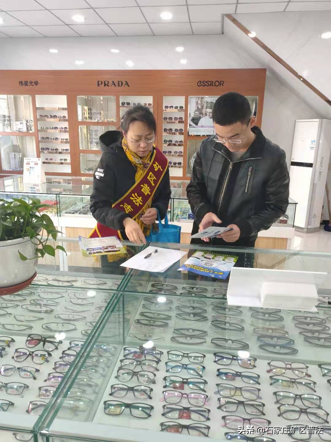 井陉矿区司法局宪法宣传日积极推介石家庄企航民营企业法律服务中心和两个顾问平台