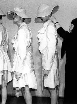 服装设计师有名人物,服装设计顶级设计师