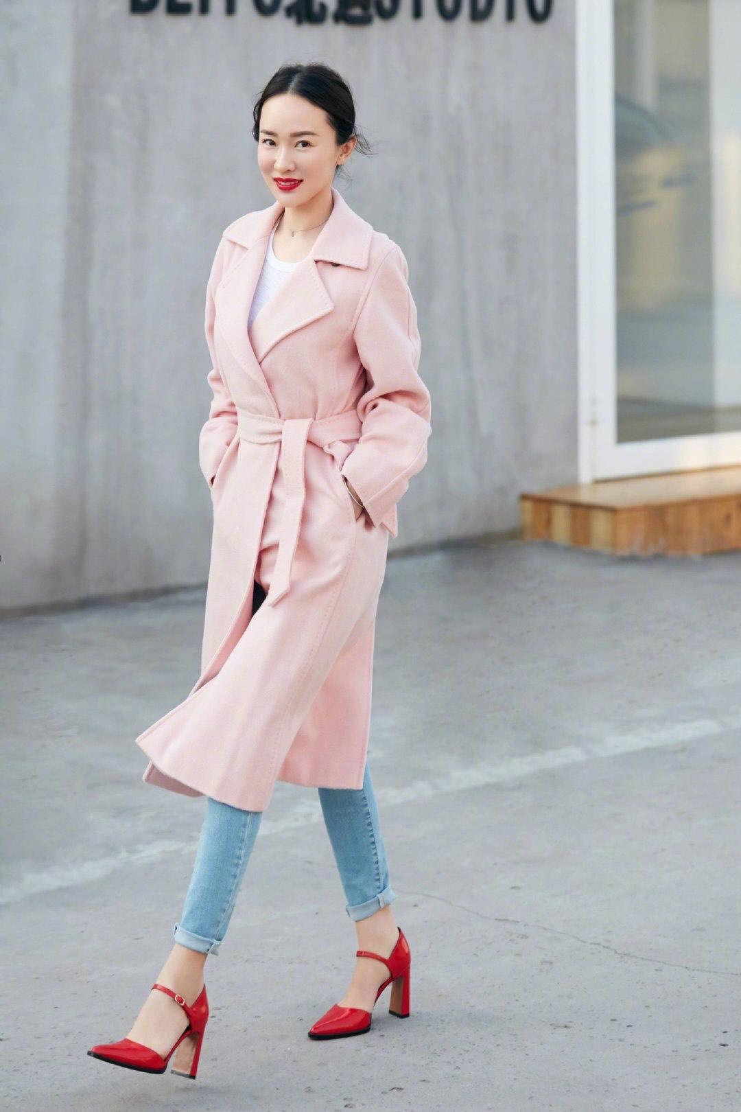 霍思燕黑色大衣穿搭,霍思燕穿搭日常图片