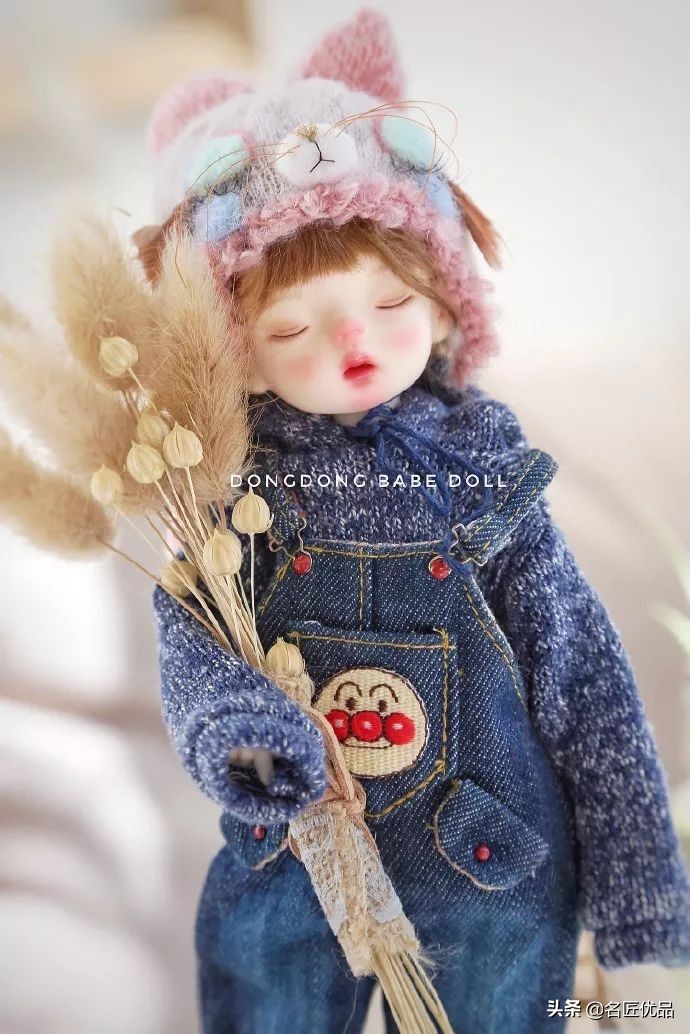 怎么用不要的衣服给玩偶做裙子,怎么给小玩偶做好看的小裙子