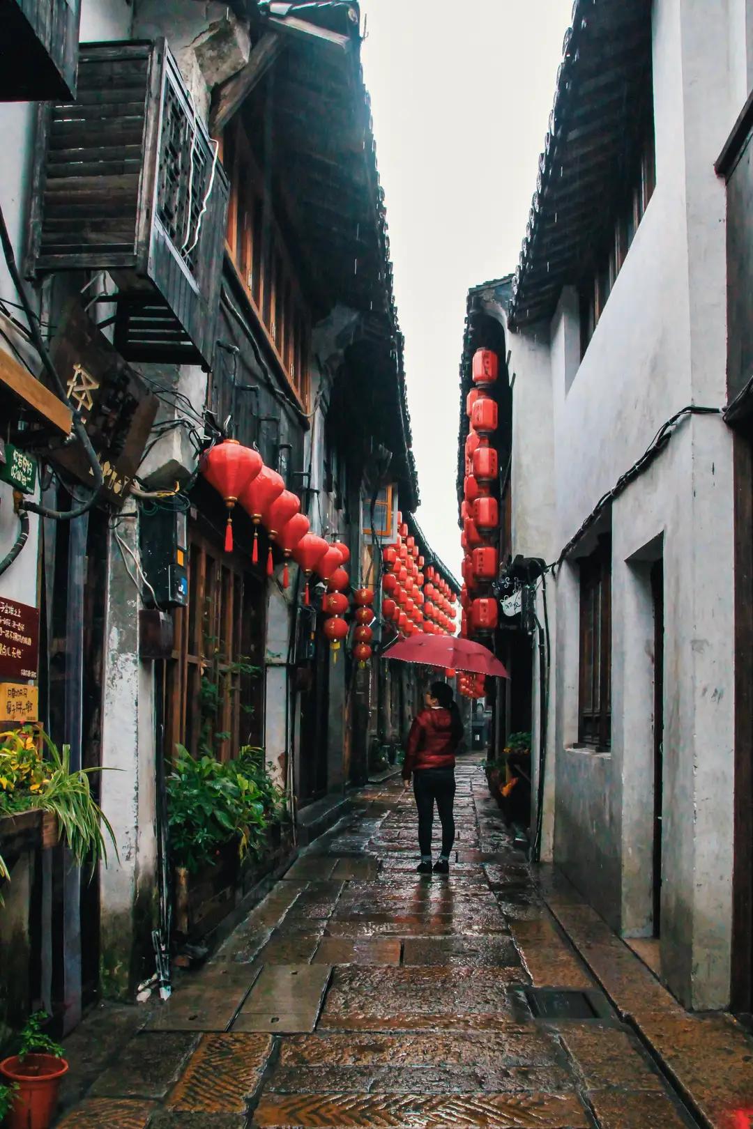 涔岄晣姹熷崡姘翠埂浜哄,姹熷崡姘翠埂涔岄晣澶滄櫙