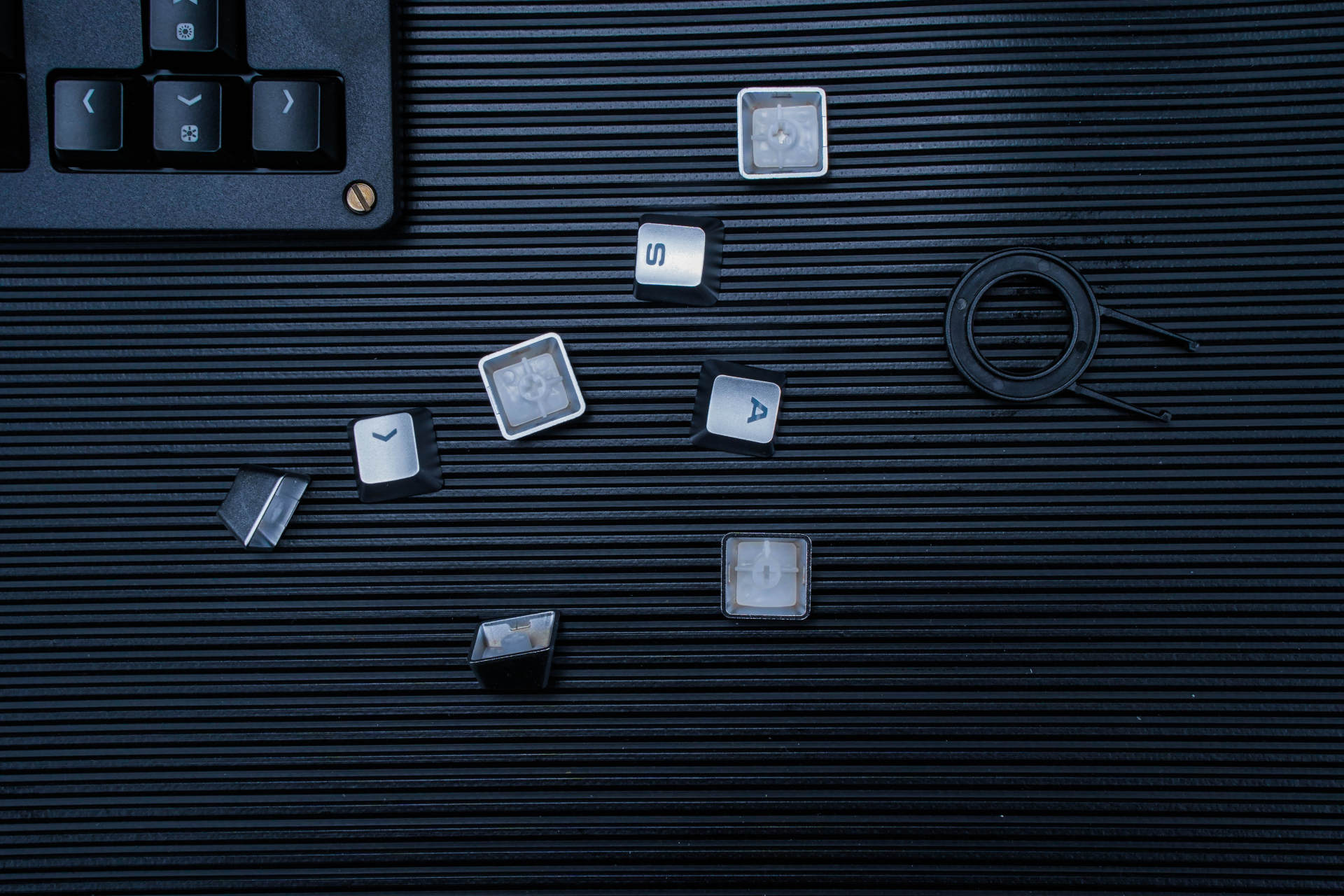 骨伽700k键盘,87键tk950朋克机械键盘