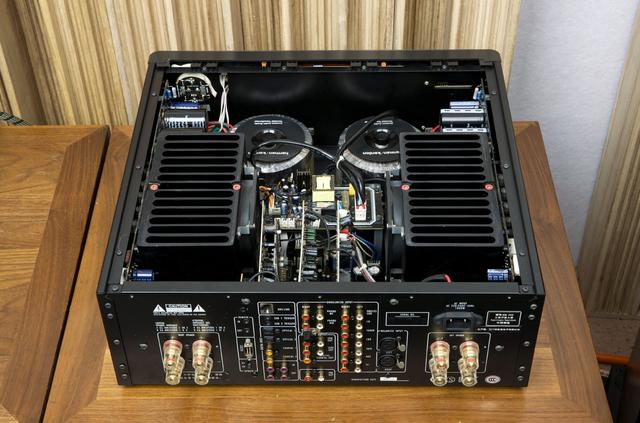 哈曼卡顿的旗舰功放有哪些,不走寻常路的奇葩