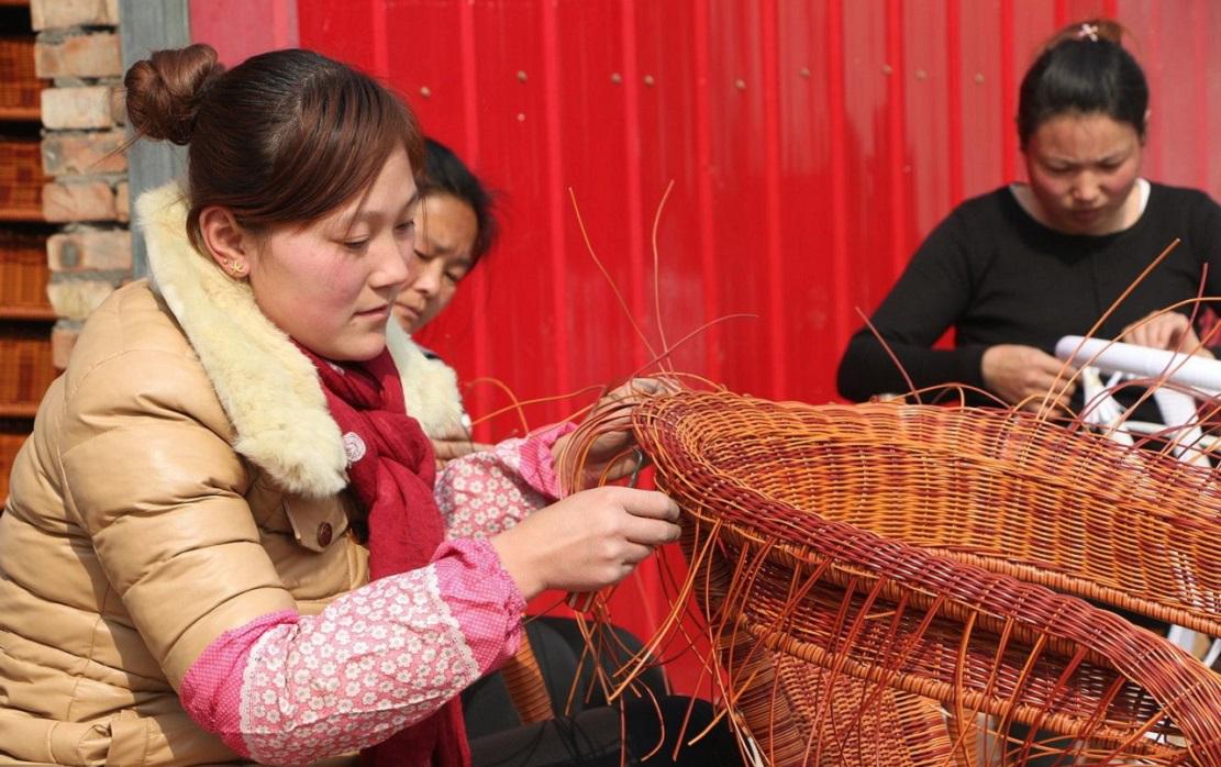 一个人“娶”俩媳妇儿，农村还有这种事？三人还能和谐相处