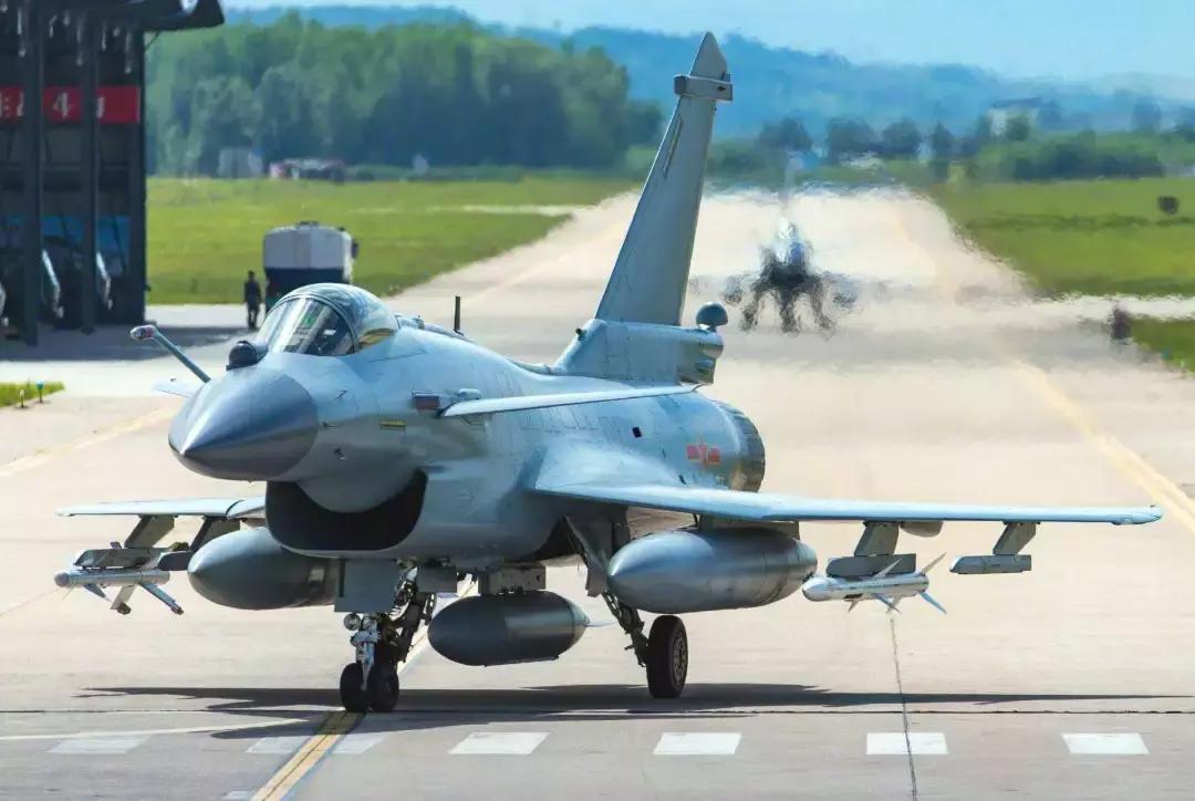 歼10在实战中的性能如何,歼10到底有什么优点