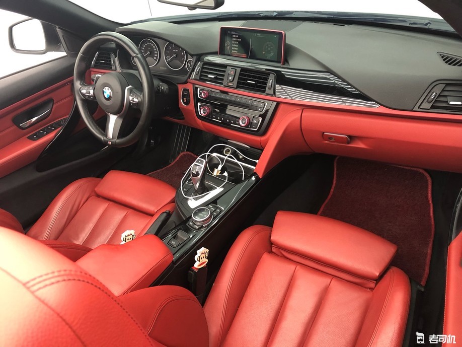 三十多万的428敞篷,当你打开敞篷的那刻,你拥有着她和蓝天