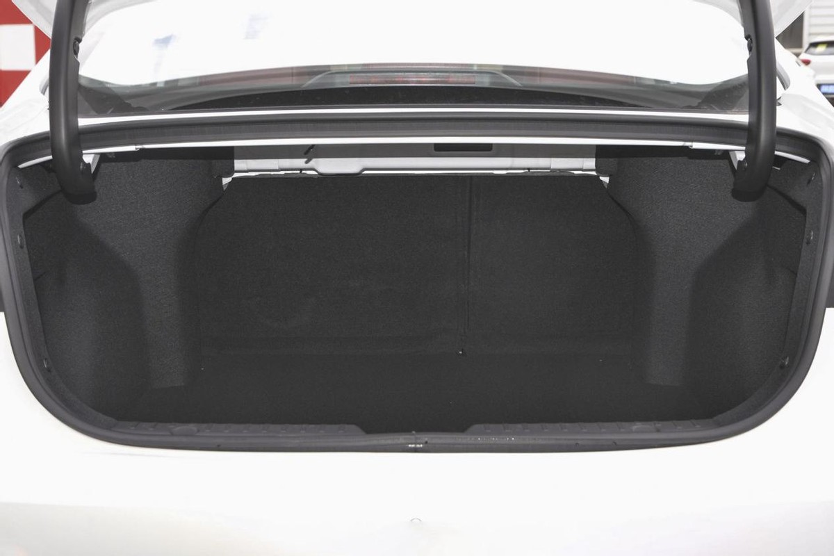 国产汽车买吉利好还是买宝骏好,长安吉利宝骏哪个车的质量好