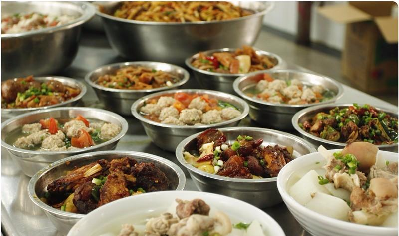 吃在“远航大酒楼”,绵阳学生的最高伙食标准