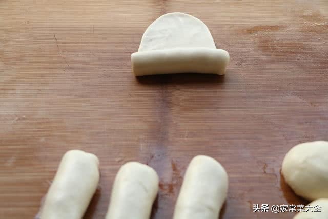 绿豆饼圆的厚的外皮像炸过一样,外皮软糯的绿豆饼10个的做法