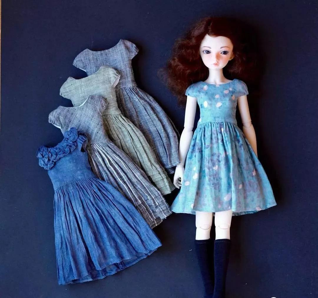 恨不能把她的芭比娃衣穿上自己身上......