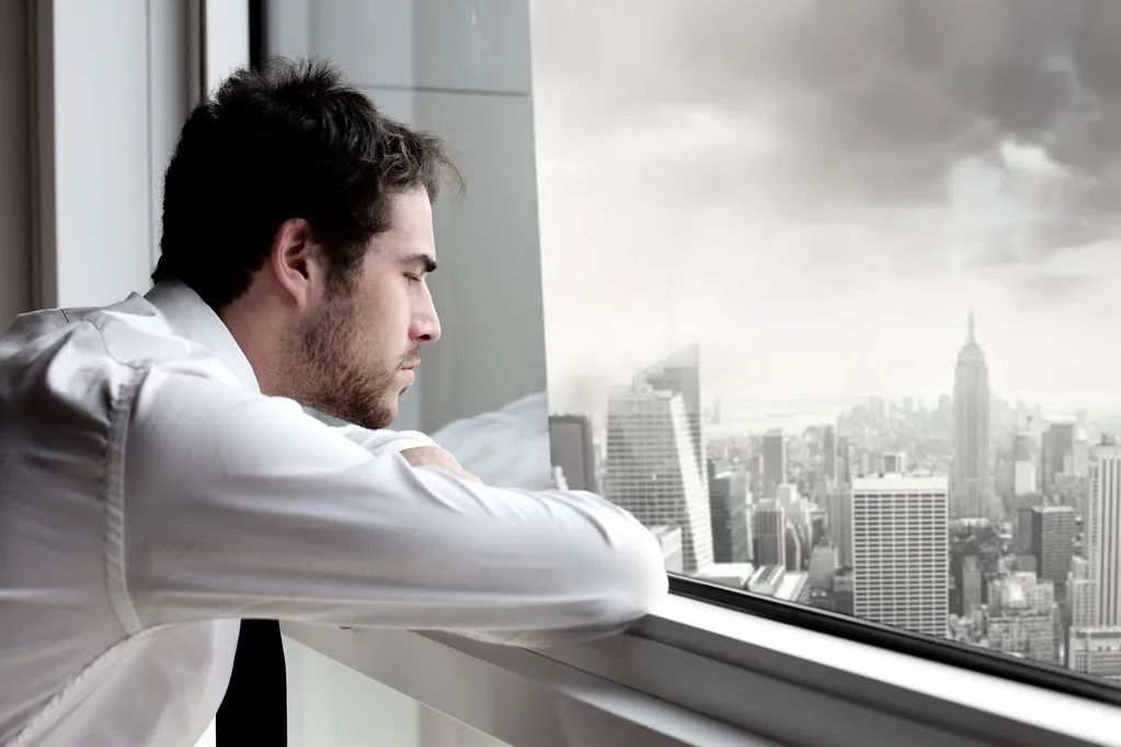 公司想把老员工赶走怎么办,公司怎么赶走一个不干活的老员工