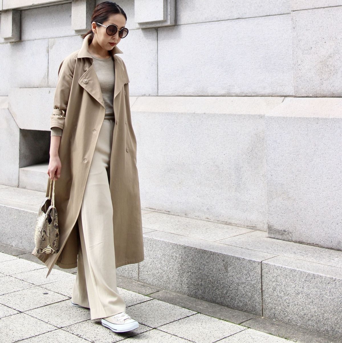 卡其同色系搭配秋冬,卡其和白色哪个更适合黄皮