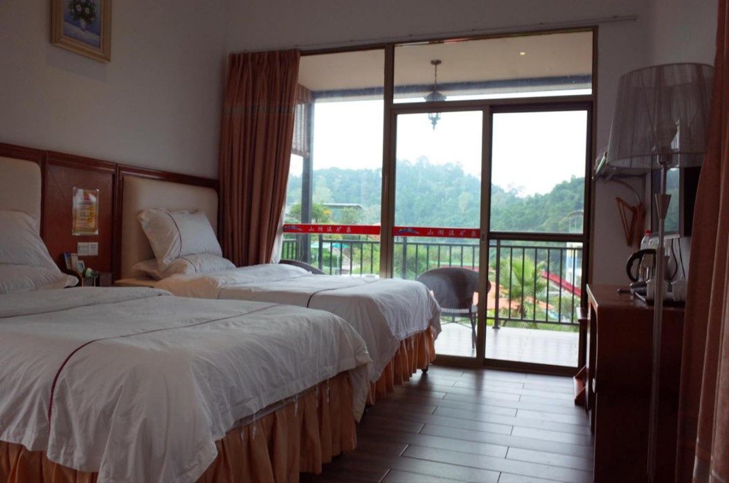 肇庆市四会山湖生态旅游度假景区,四会山湖温泉度假村