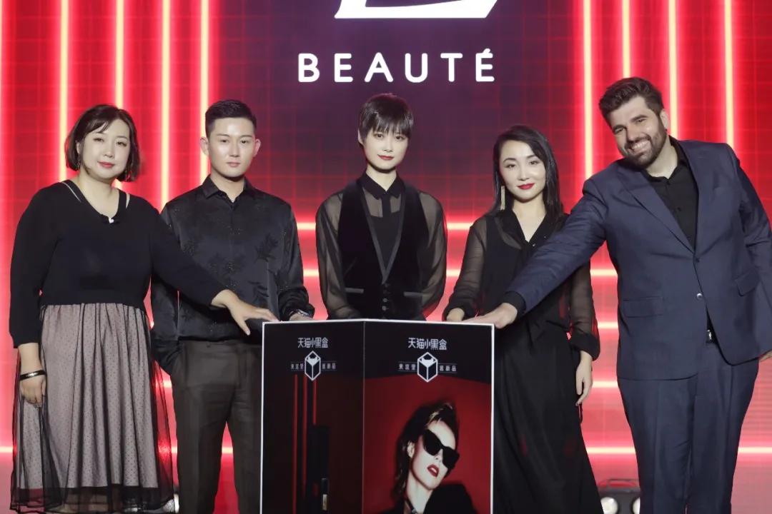 ysl限定狂欢,限时59天ysl时尚大展惊艳魔都