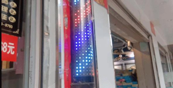 直男什么都可以凑合，但他的电脑必须发光