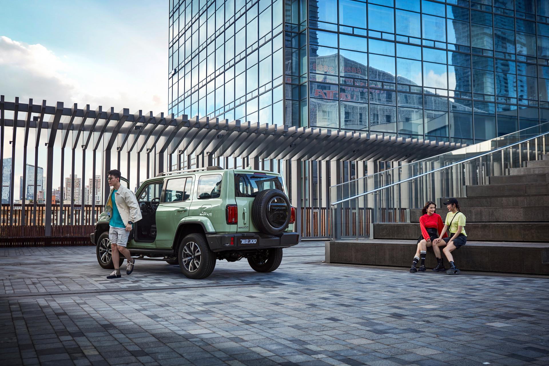 jeep牧马人vs坦克300,jeep牧马人坦克300