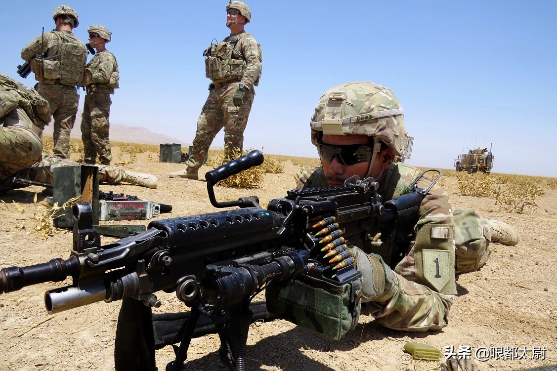 开火几秒钟就被打死！阿富汗军人突然叛变，机枪*倒打**一队美军