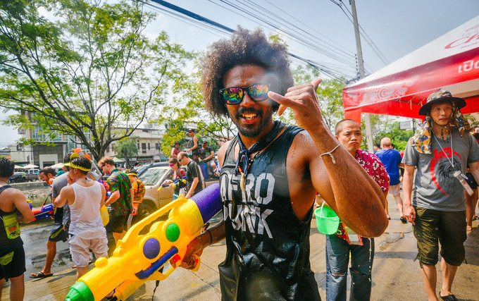 泰国芭提雅好莱坞酒吧泼水节活动,凯哥旅游团在泰国芭提雅泼水节