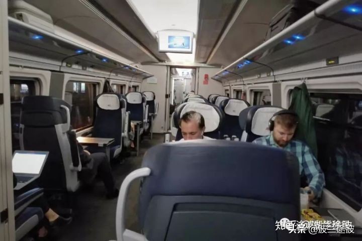 留学父母怎么给生活费,留学生活费父母通过什么方式给