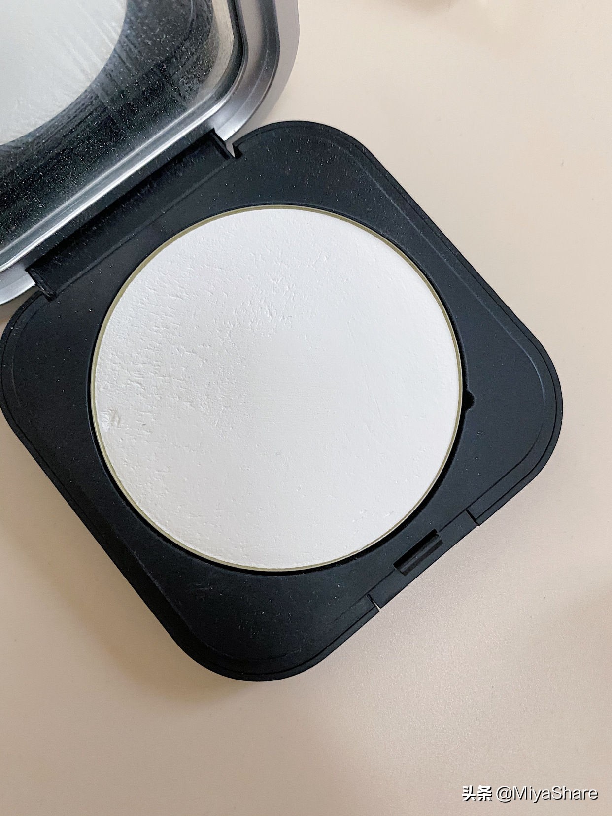 用什么定妆产品比较自然,如何选择适合自己肤质的定妆好物