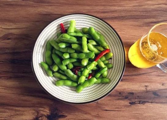 煮毛豆不上色,盐水毛豆怎么做翠绿不发黄