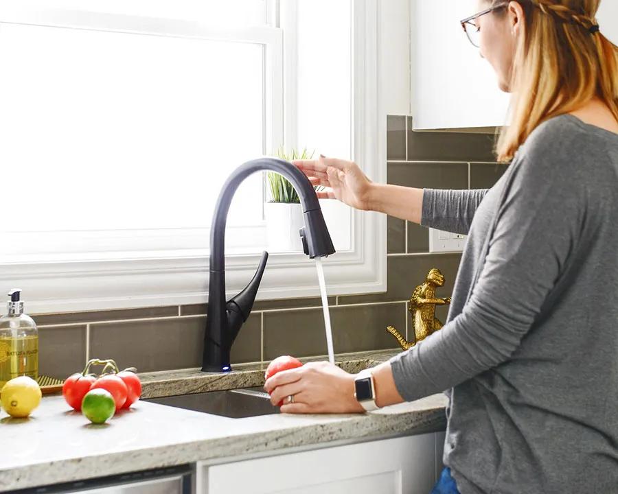 塑料暖气管道冬天冻住了怎么解冻,冬天水管冻住了怎样快速的解冻