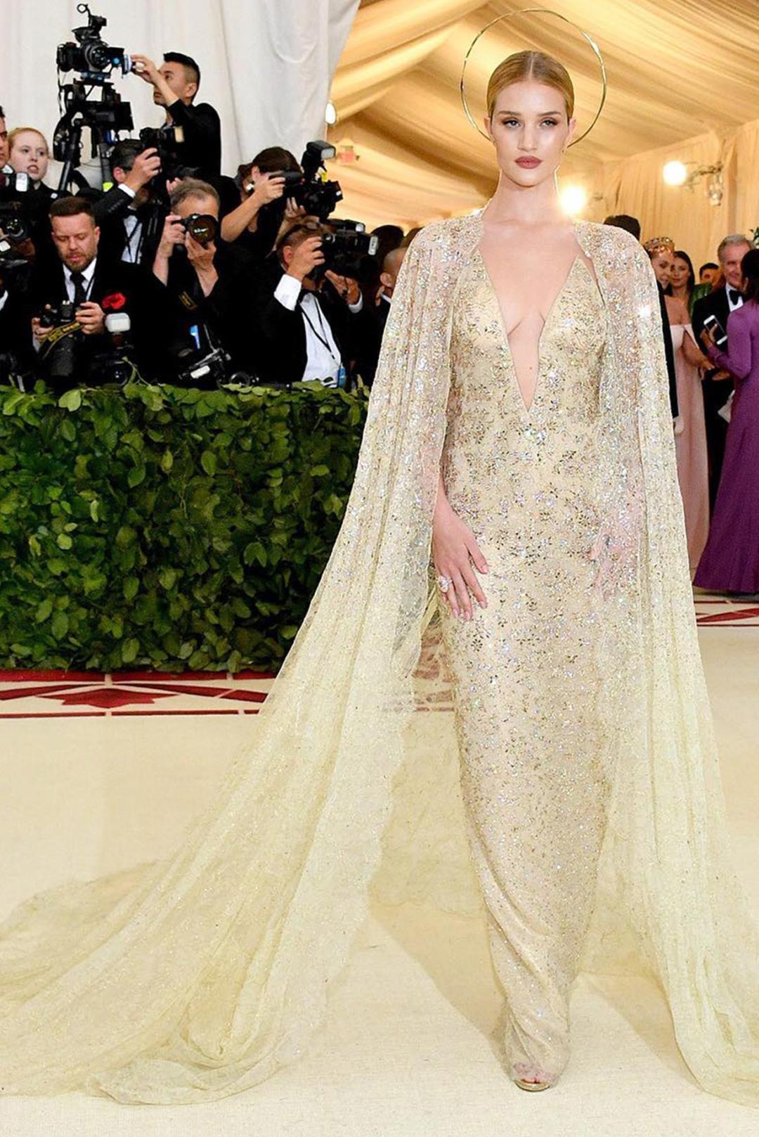 施华洛世奇为什么看起来那么廉价,施华洛世奇造的廉价美梦