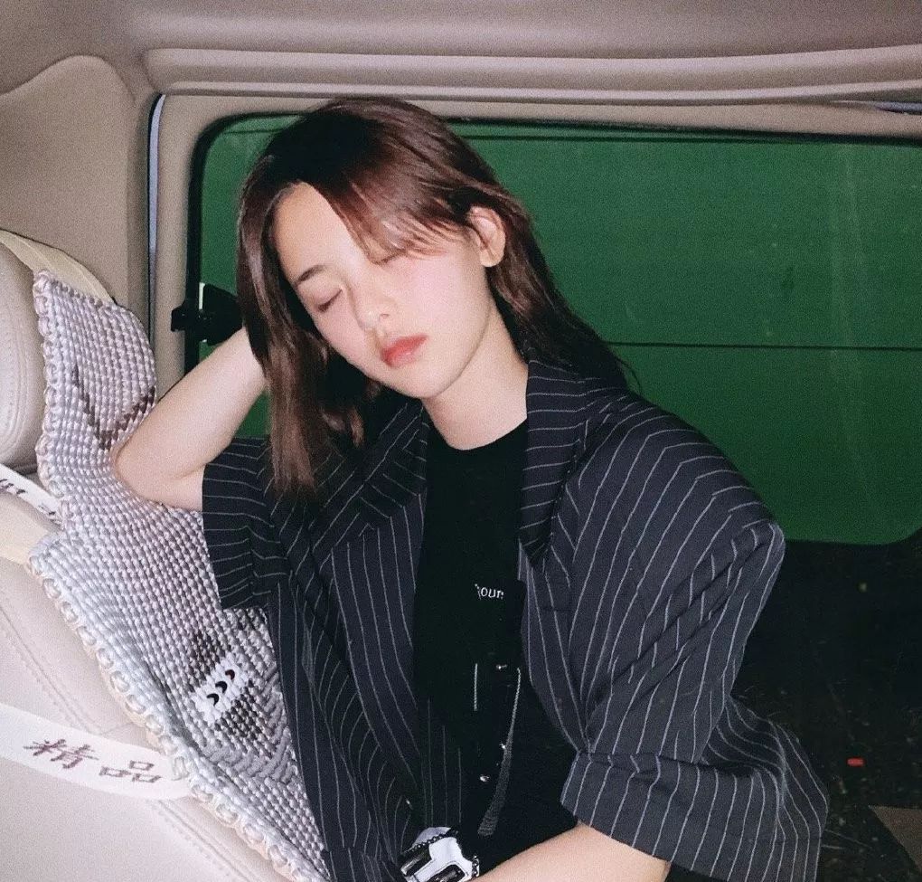 杨超越黑长直造型图片,杨超越日常美图