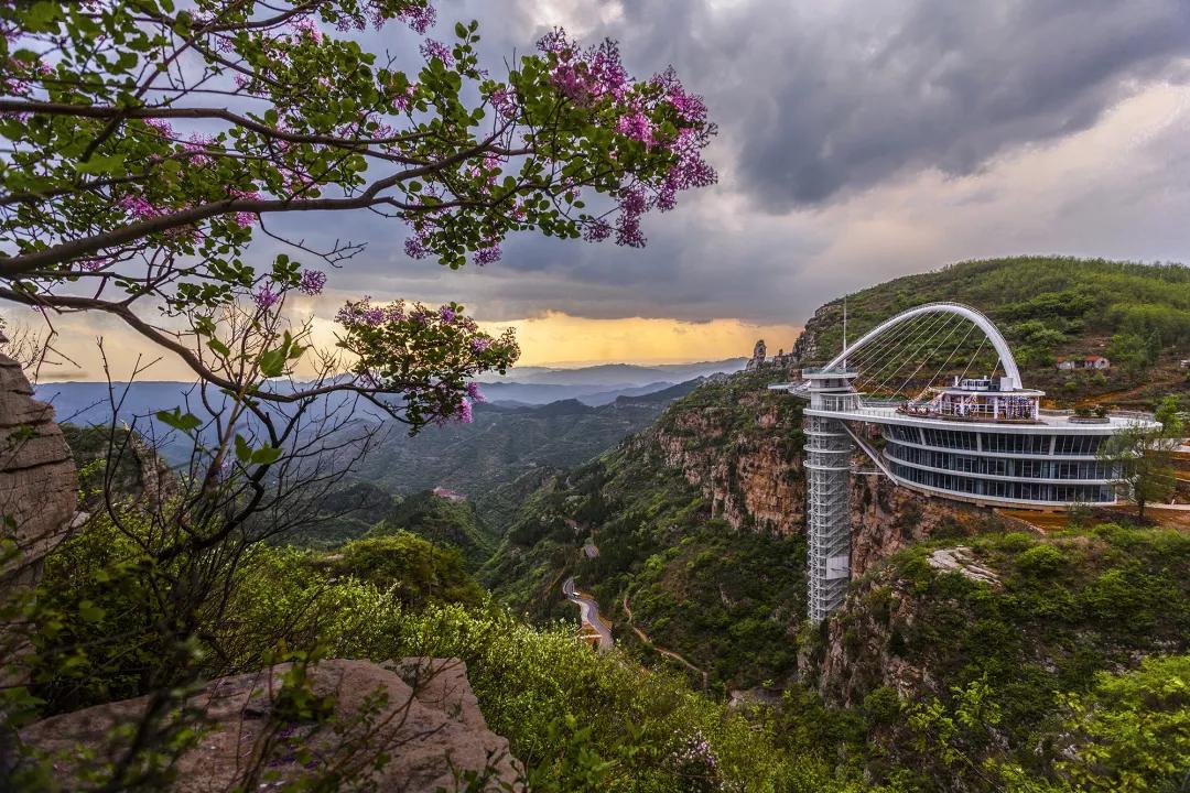 春天登山正确打开方式！这些藏在深处的秘境、美宿、茗茶在等着你！