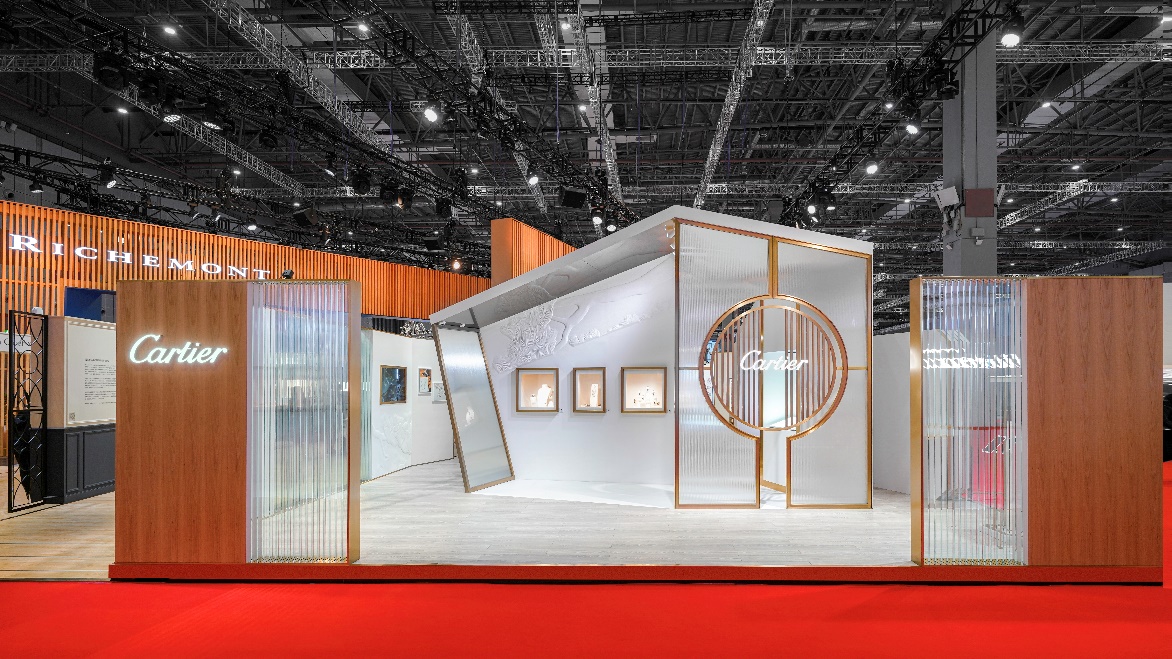 濂緢鍝佽涓氱殑宕涜捣,濂緢鍝佽涓氭柊鐖嗗彂