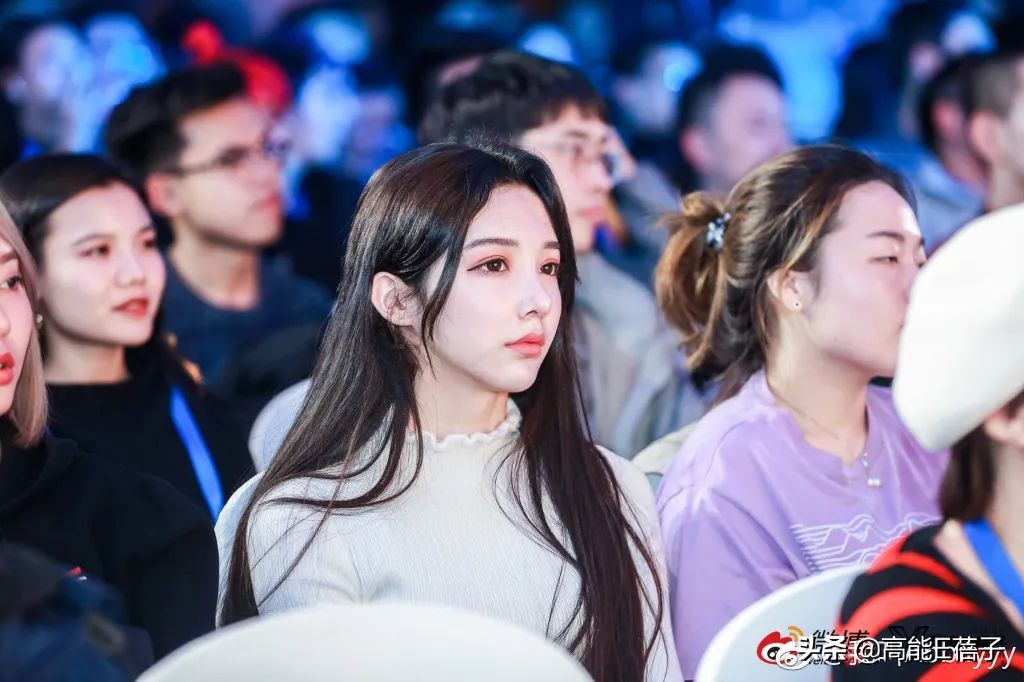 变性网红艾比后遗症,艾比自曝终于变成女孩原视频