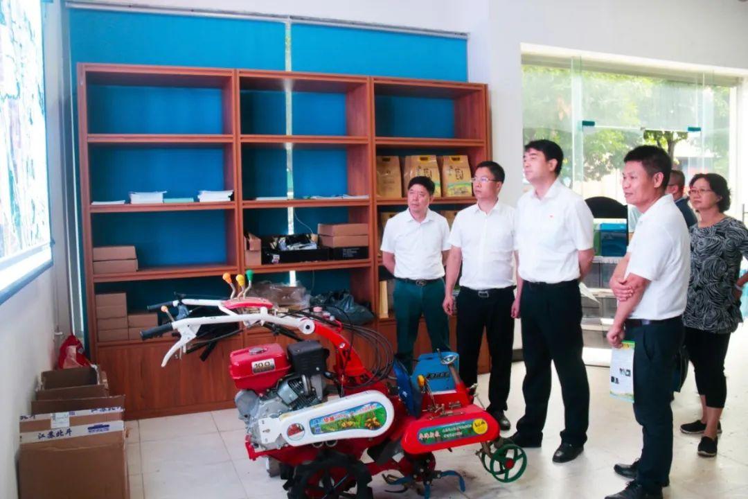 新型农业机械推广活动,丰收节农业机械