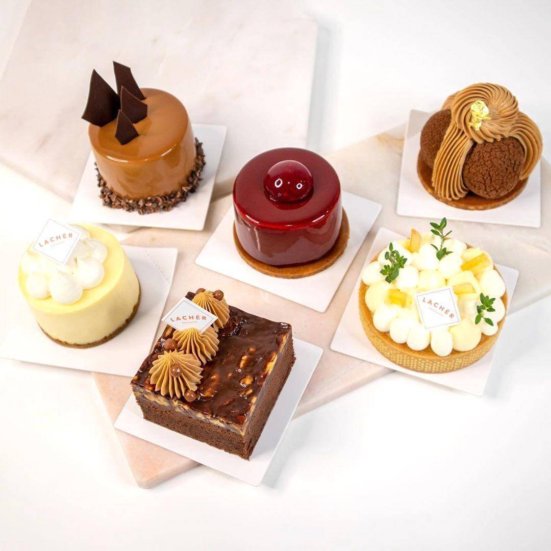 脸上有个光滑不痛不痒的小疙瘩,脸上皮肤粗糙长疙瘩是怎么回事