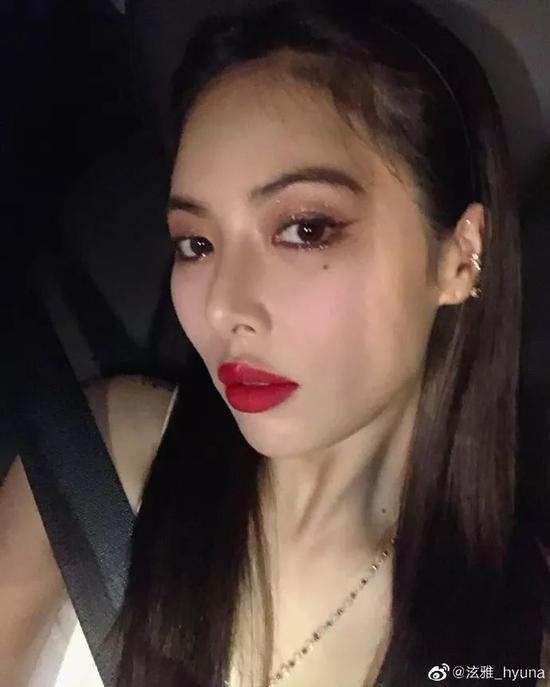 泫雅点痣位置,泫雅泪痣纹身