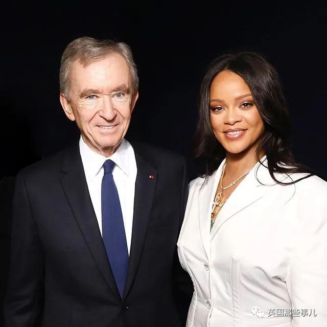 蕾哈娜时隔7年重回舞台,美妆博主蕾哈娜副业