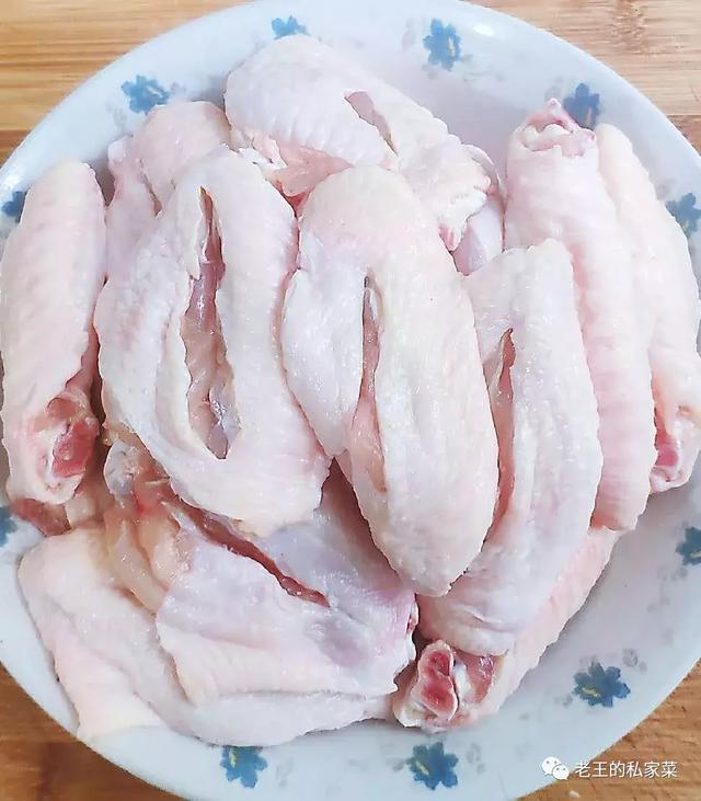 椒盐鸡翅外焦里嫩的鸡翅,避风塘炒鸡翅鸡翅如何腌制