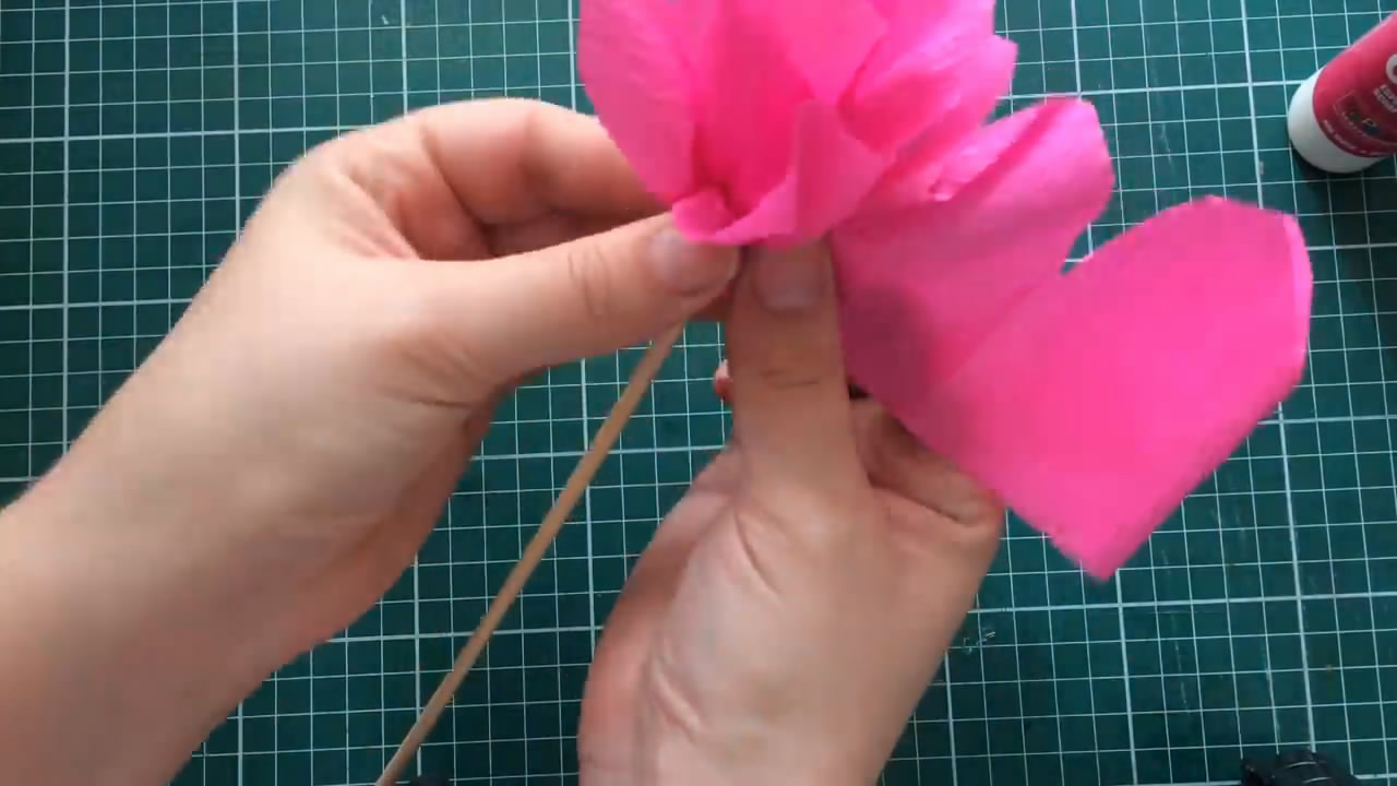 褶皱纸折花大全简单又漂亮,褶皱纸花教程简单好看