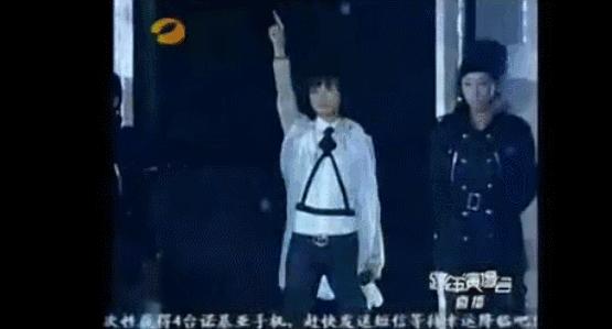 春晚的李谷一跨年的李宇春,李谷一李宇春串烧