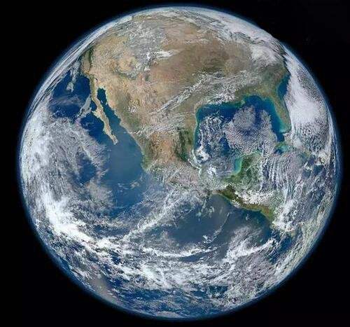 宇宙最珍贵的颜色是蓝色,蓝色是宇宙最本质的颜色