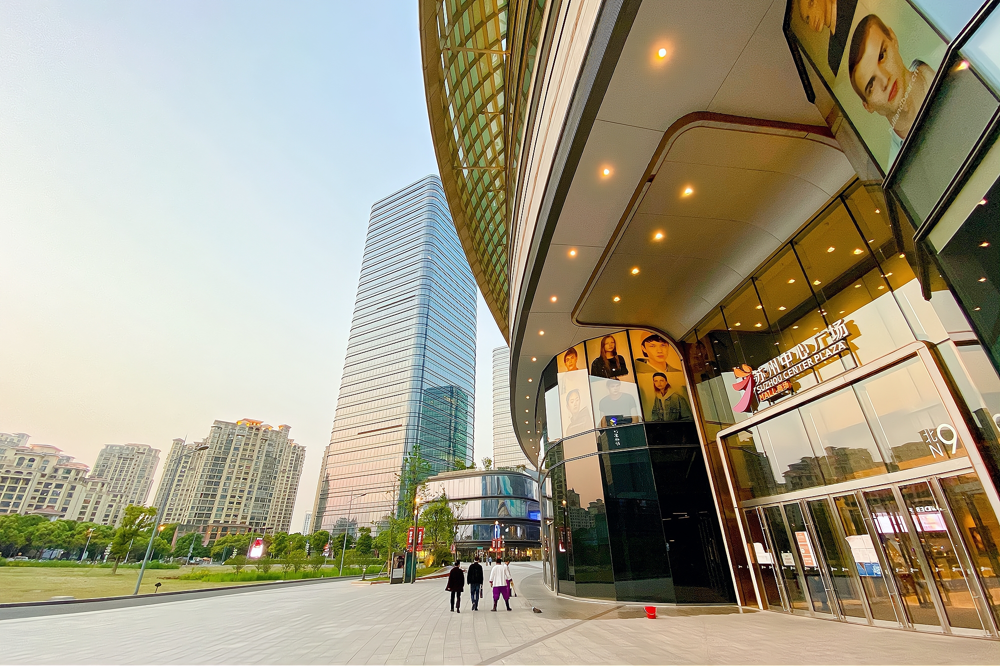 苏州世界之门打卡,苏州世界第一门