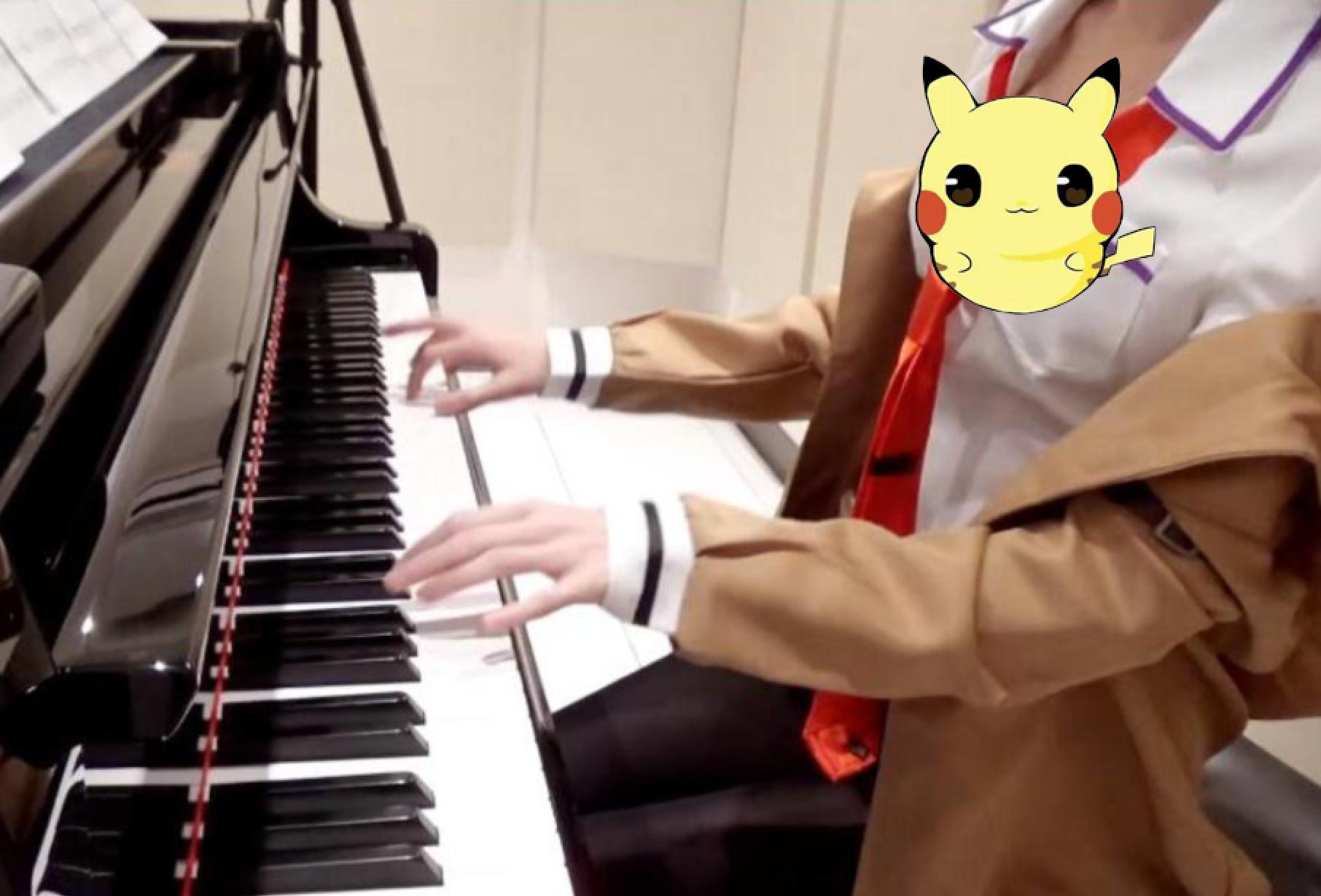 弹钢琴“丰胸”法成历史!B站音乐区70万粉UP视频一夜删光