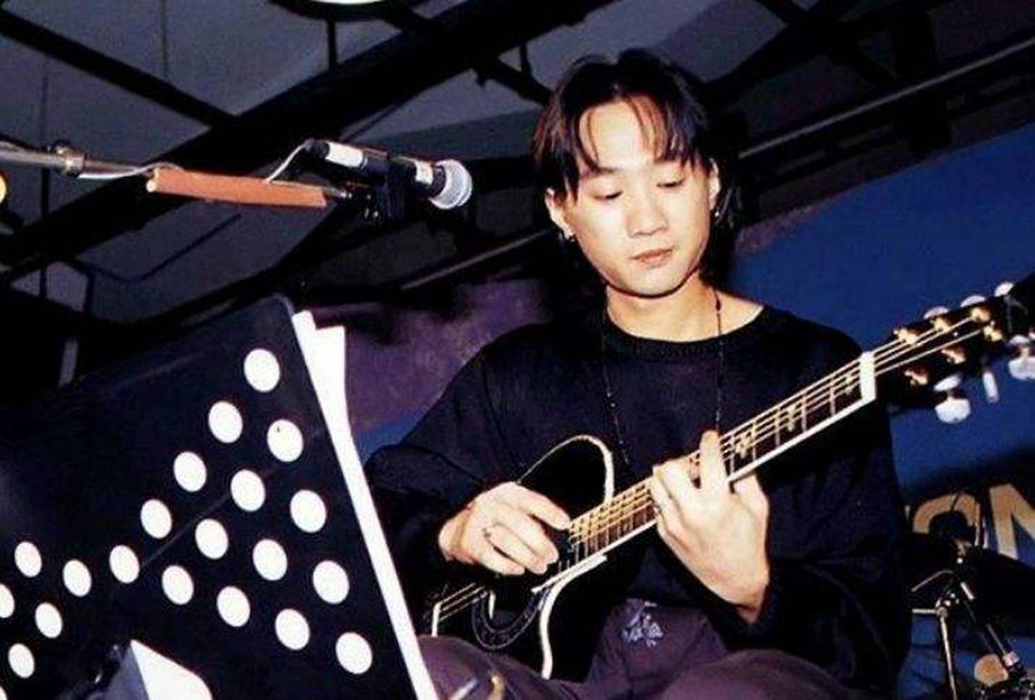 黄家驹年轻时的情史,黄家驹当年的爱情故事