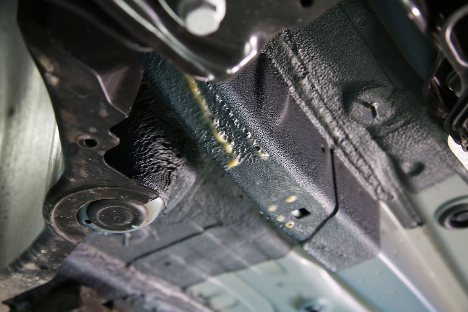 探岳发动机护板拆卸视频,大众探岳底盘装甲