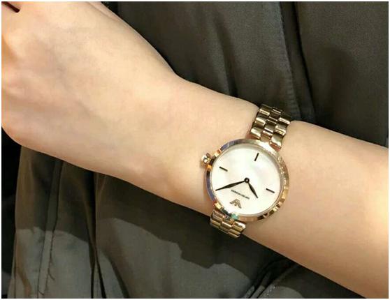 阿玛尼的手表,奢侈中带着神秘,女孩子的手表天堂