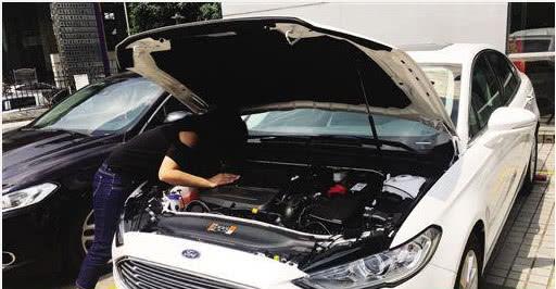 新车发动机生锈还能提车吗,买新车提车时发现发动机生锈